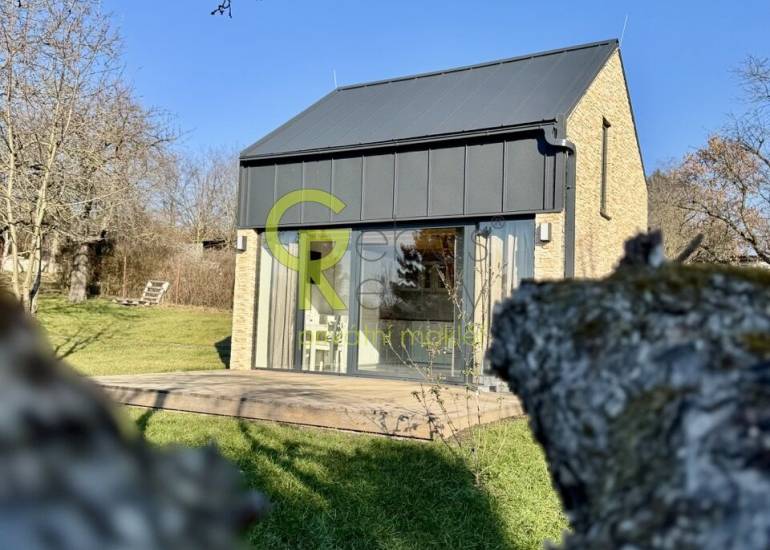 celoročně obyvatelný domek s velkou zahradou - Na Lahovské, Velká Chuchle