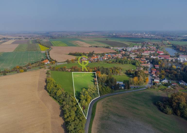 stavební pozemek s obrovským potenciálem - Tismice, Středočeský kraj