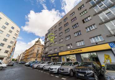 Pronájem bytu 2+kk po kompletní rekonstrukci – Praha 8, u metra Palmovka
