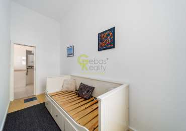 Pronájem prostorného a světlého bytu 3+1 s balkonem - ul.Vinohradská – Praha 3