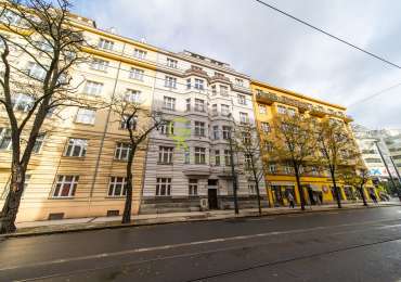 Pronájem prostorného a světlého bytu 3+1 s balkonem - ul.Vinohradská – Praha 3