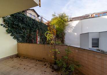 prostorný mezonetový byt 3+kk se dvěma balkony, garáží a sklepem –  ulice Ve Vilách, Praha 4