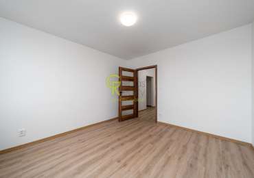 Pronájem bytu 3+1, lodžie, sklep – ulice Hnězdenská, Praha 8 - Troja