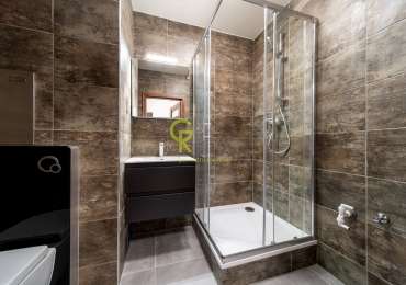 Pronájem bytu 3+1, lodžie, sklep – ulice Hnězdenská, Praha 8 - Troja