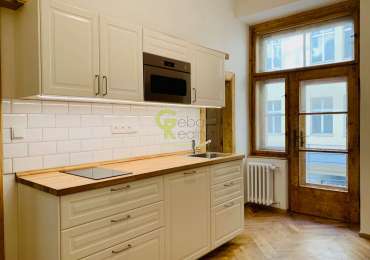 Pronájem stylového 1+1 po kompletní rekonstrukci – Na Výtoni, Praha 2