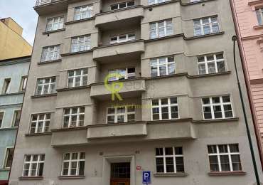 Pronájem stylového 1+1 po kompletní rekonstrukci – Na Výtoni, Praha 2