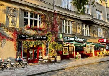 Pronájem stylového 1+1 po kompletní rekonstrukci – Na Výtoni, Praha 2