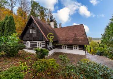 Unikátní roubenka s fungujícím ubytovacím konceptem a obytnou maringotkou - Jablonné v Podještědí