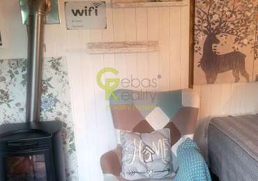 Unikátní roubenka s fungujícím ubytovacím konceptem a obytnou maringotkou - Jablonné v Podještědí