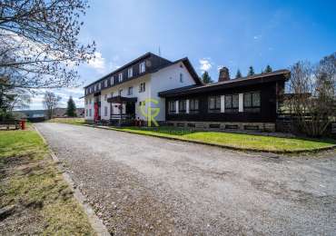 Exkluzivní investiční příležitost v srdci Šumavy-fungující hotel a současně development s povolením