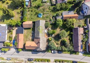 venkovský dům s prostornou stodolou - Záryby, Praha východ