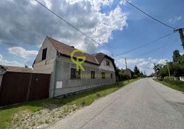 venkovský dům s prostornou stodolou - Záryby, Praha východ