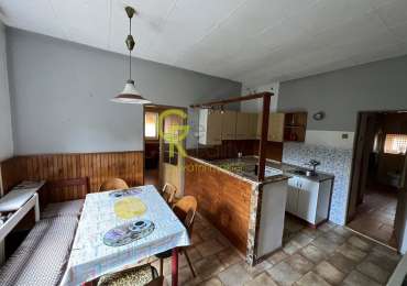 venkovský dům s prostornou stodolou - Záryby, Praha východ