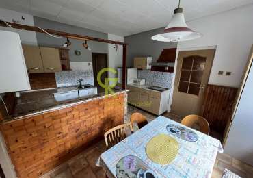 venkovský dům s prostornou stodolou - Záryby, Praha východ