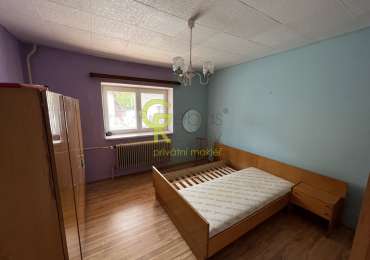 venkovský dům s prostornou stodolou - Záryby, Praha východ