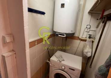 venkovský dům s prostornou stodolou - Záryby, Praha východ